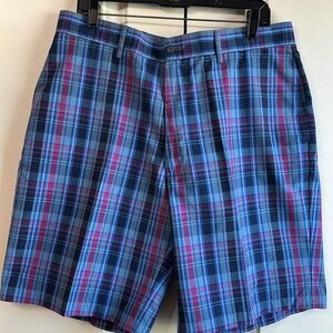 Men’s PRO TOUR golf shorts from Belks